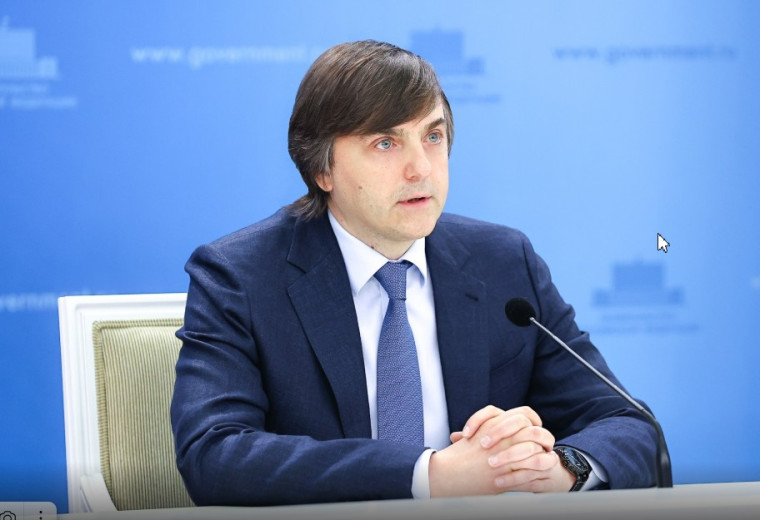 Брифинг Министра просвещения РФ Сергея Кравцова по итогам 2024/25 учебного года.